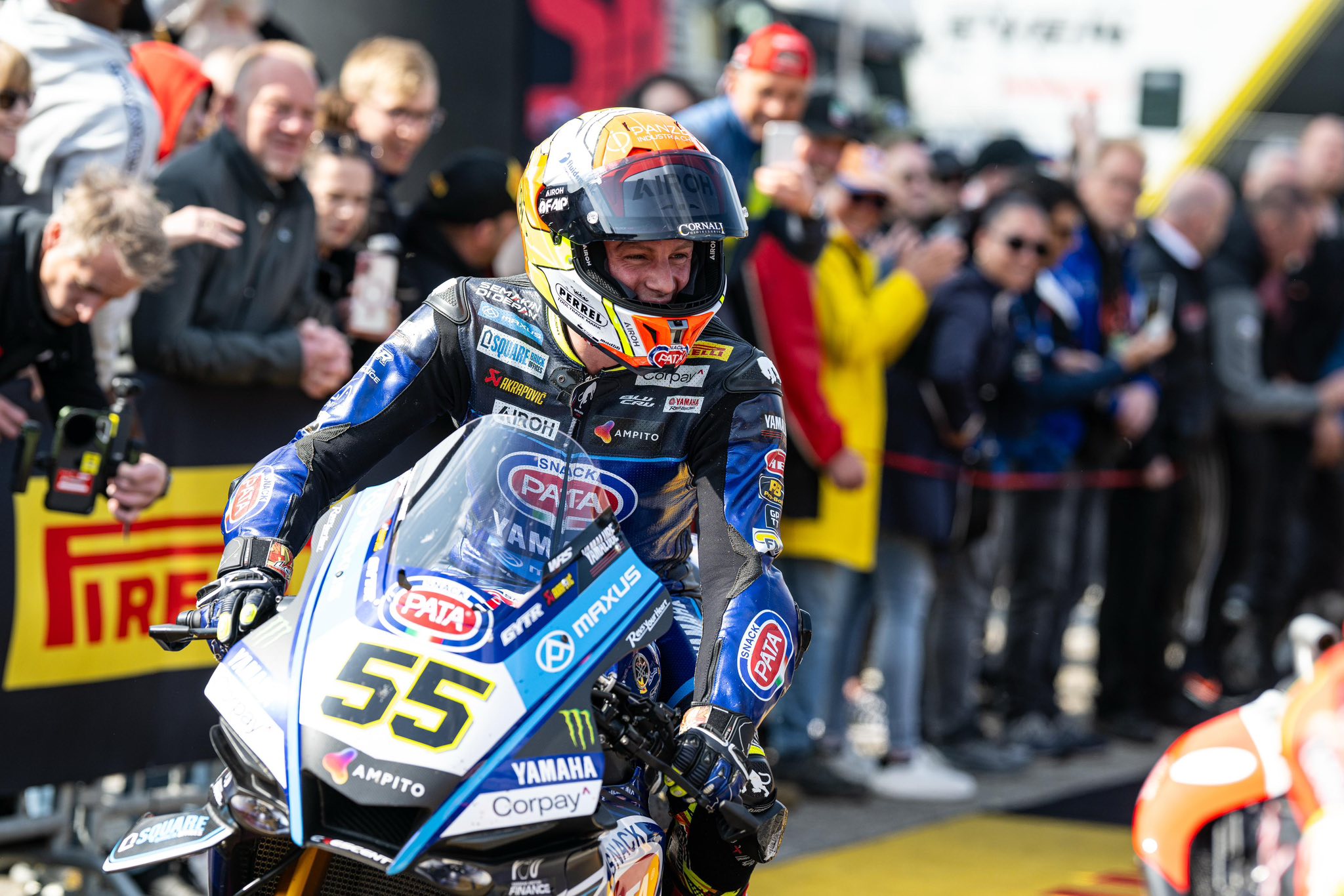 It's already a great Sunday for #YamahaRacing! 💙👏👏👏 Pata Maxus