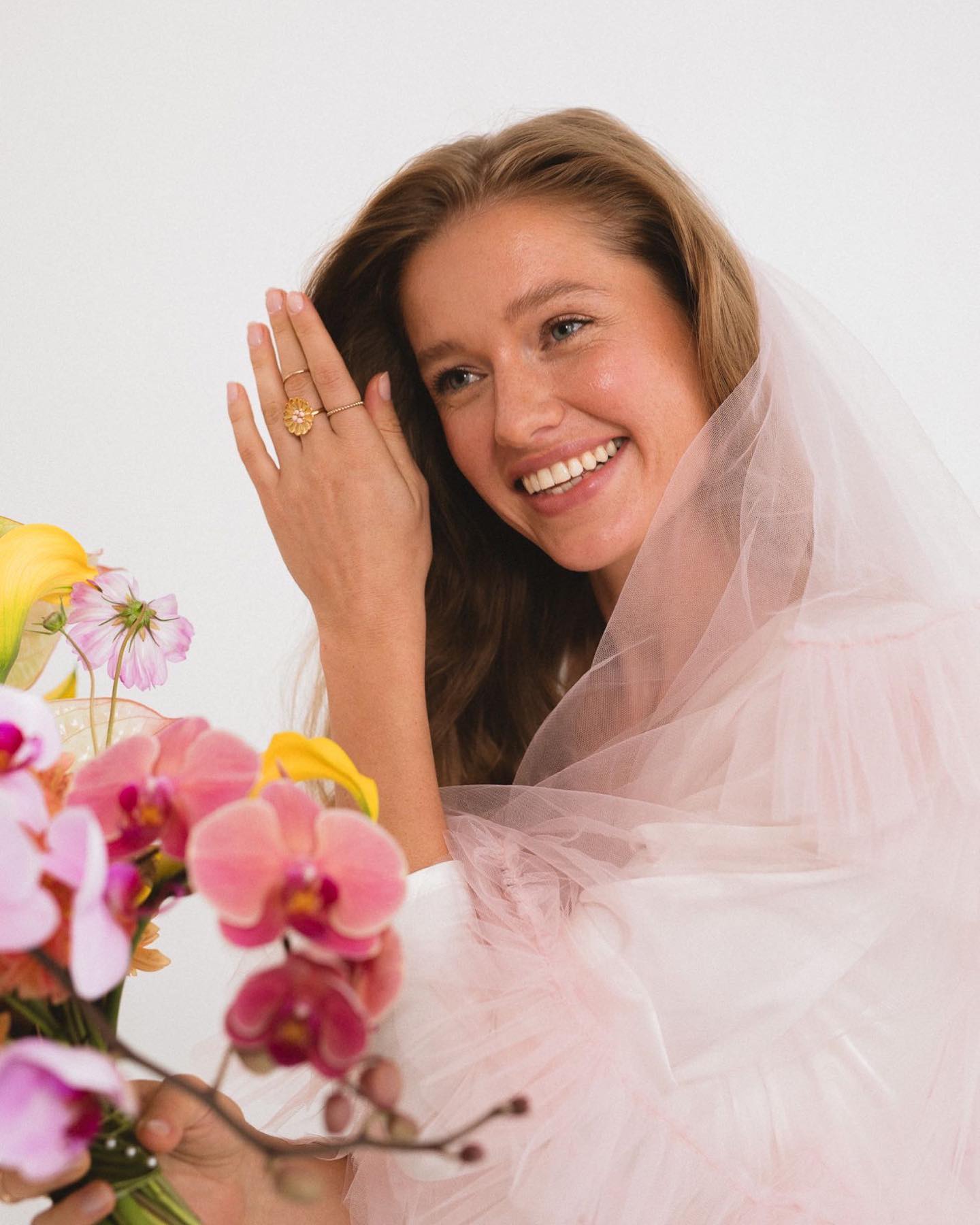 SAUTÉ - Modern Bride ’24 by @bieniasmakeup • fotograf...
