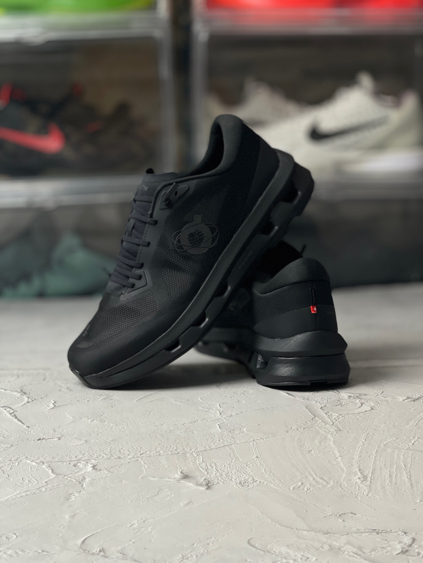 On Cloudzone ❌ Kith All Black Brandnew Size Mens - 10.5,11 