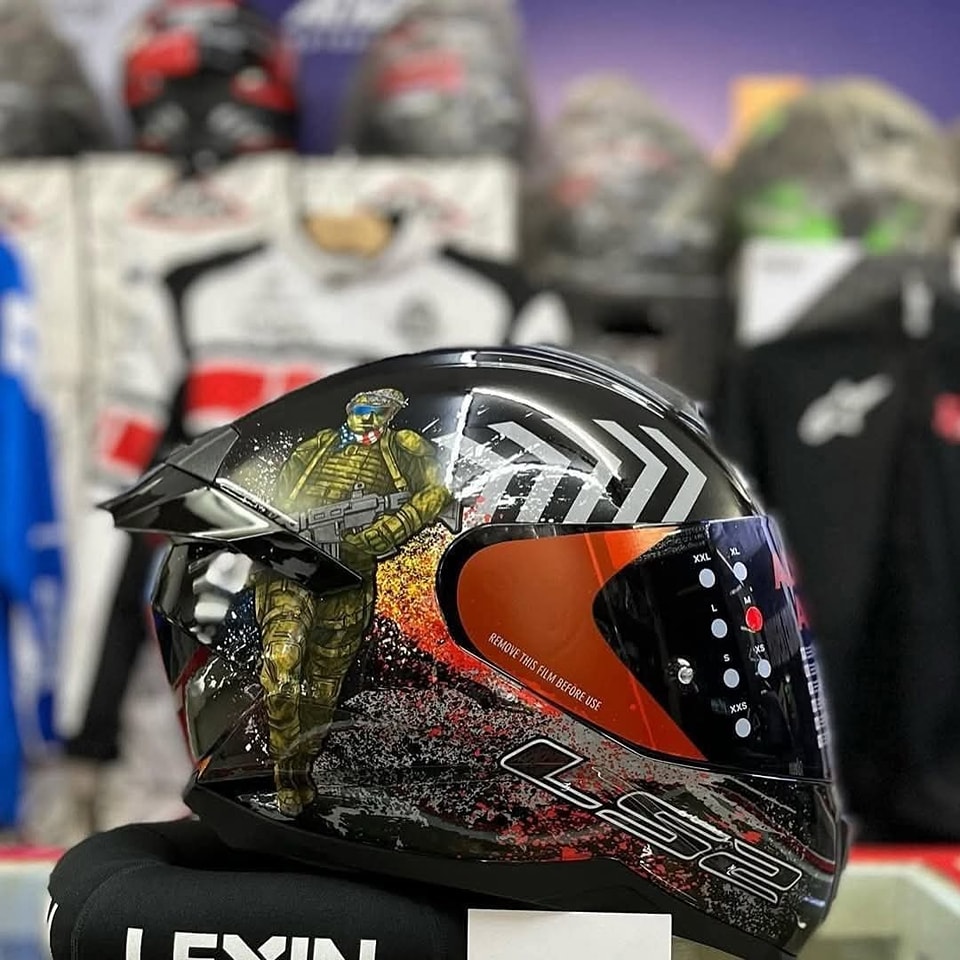 ls2 commando helmet Helmets X-Force Carbon MX Off Road adjustable vents on the chin bar and at the top of the helmet work in conjunction with the rear spoiler and side venturi vents to offer adjustable LS2 Flash FF-802 Commando Full