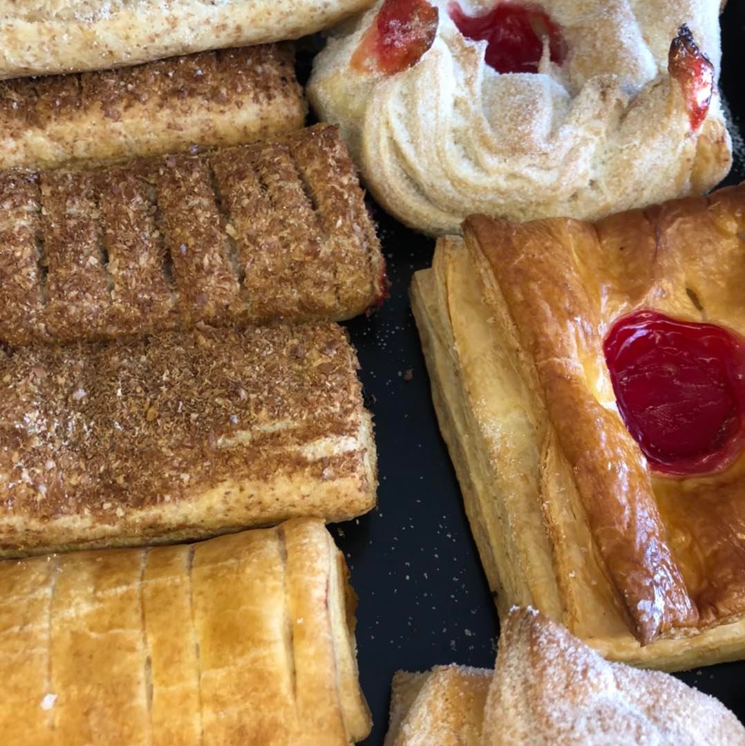 ¡Prueba nuestro delicioso pan dulce! 🙌... - Panaderia Azteca