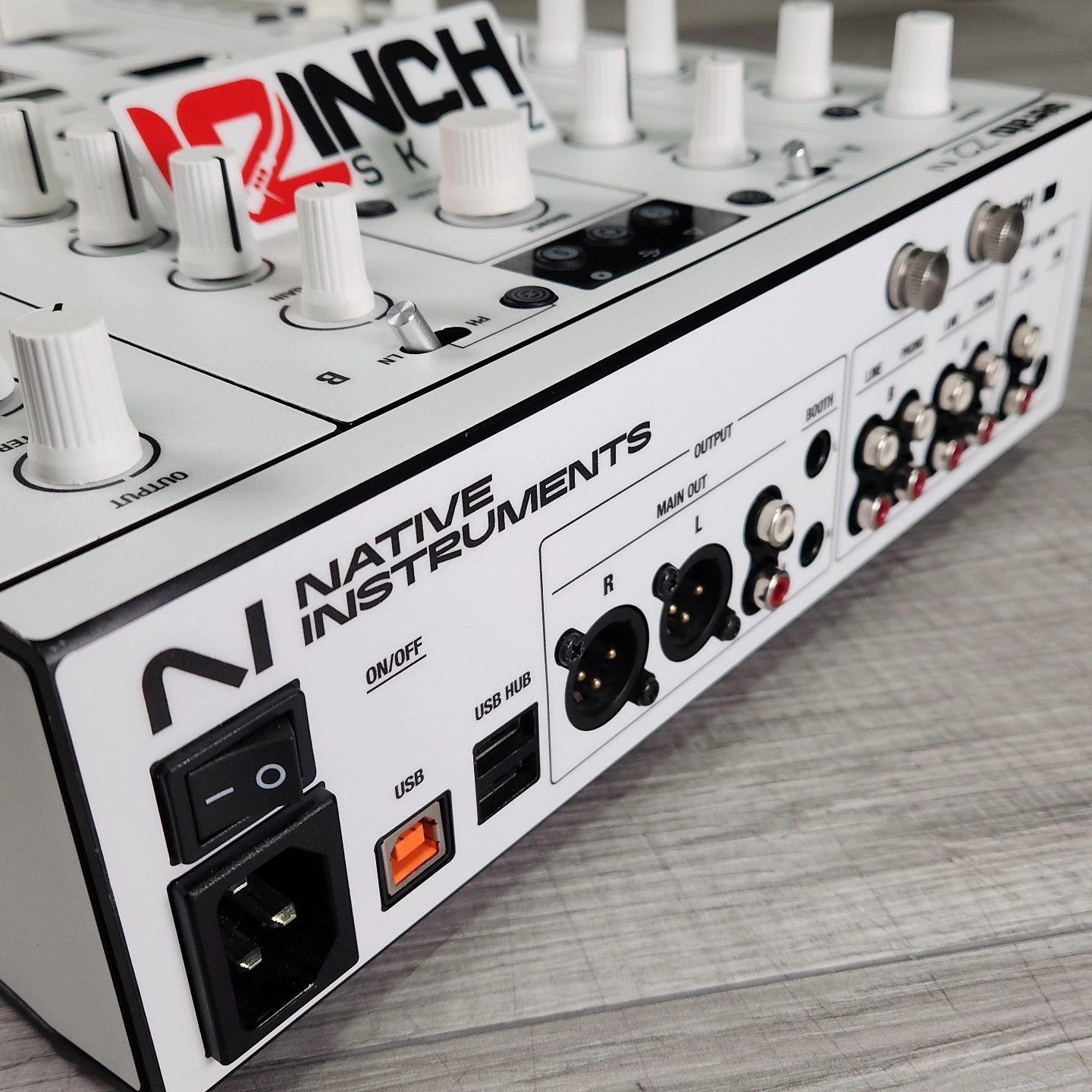 Custom skins for Native Instruments Kontrol Z2 with Traktor and
