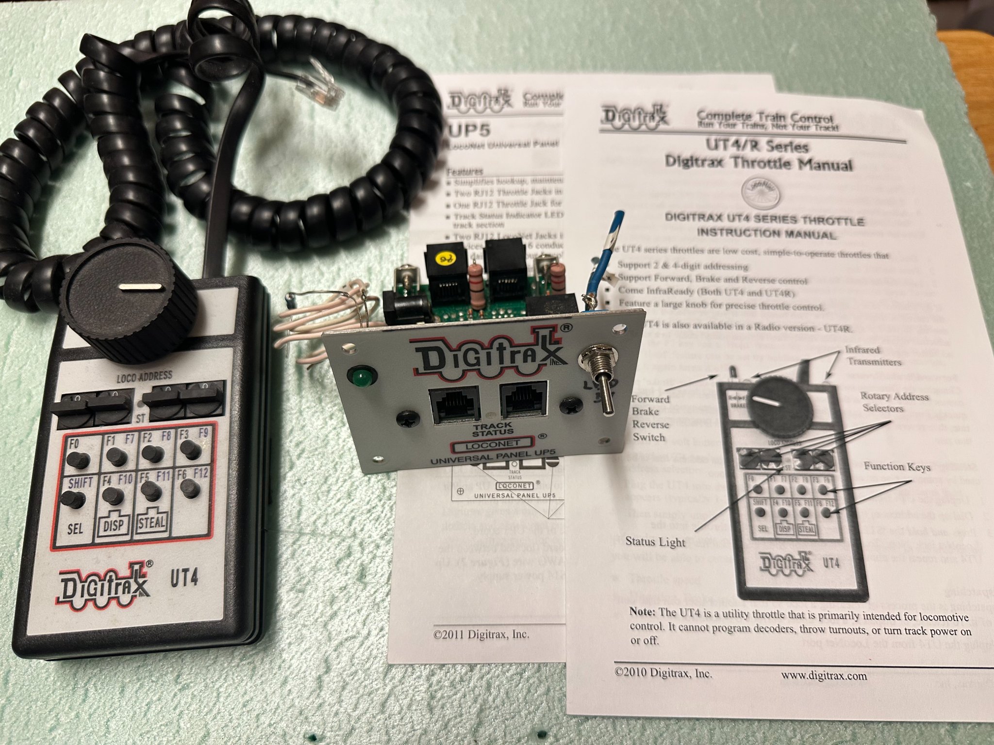 HO Railroad Digitrax UT4/R Throttle and UP5 LocoNet universal Panel ...
