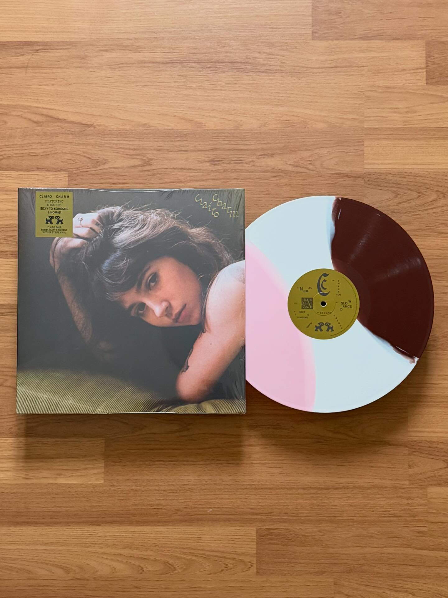 Clairo : Charm Anniversary Vinyl Edition แผ่นละ 1890 บาท รวมส่ง