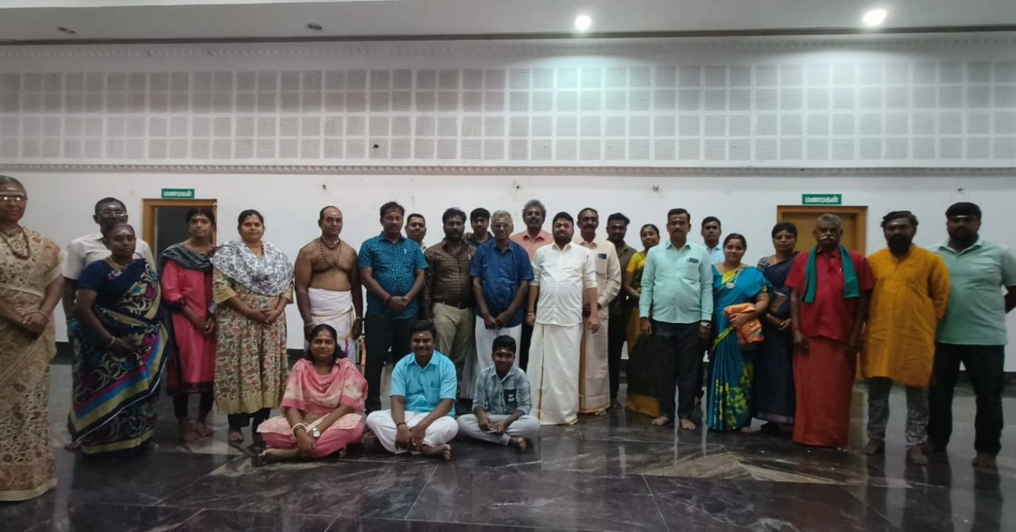 Thiru Murugan - Thiru Murugan updated their cover photo.