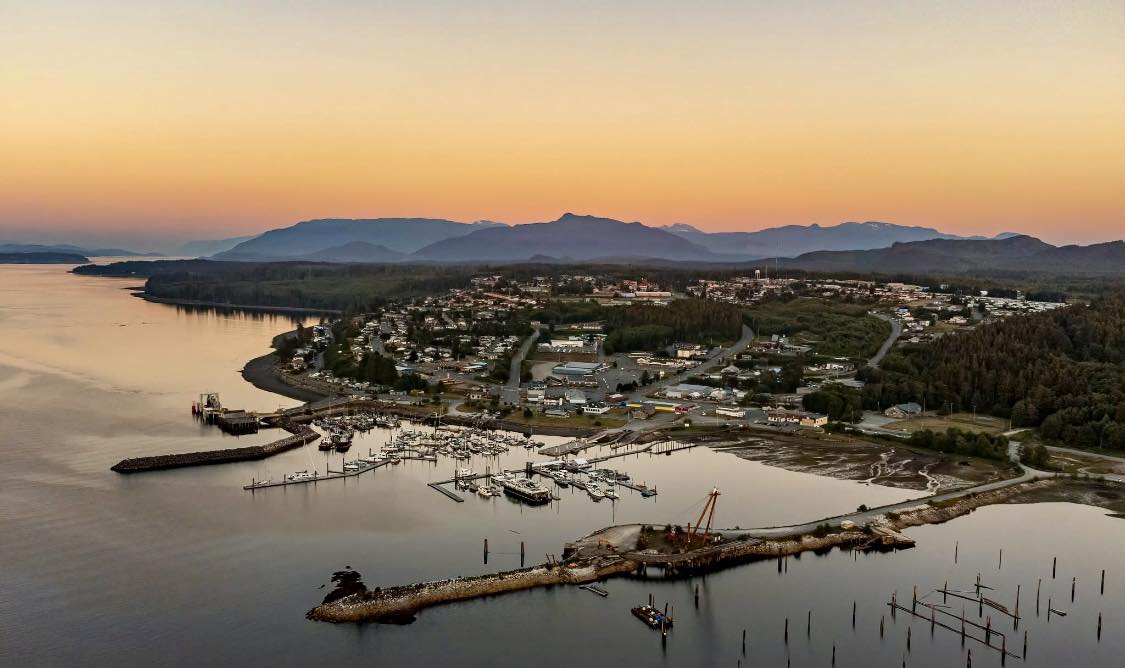 My - Port McNeill began in the late 1930s as a logging camp and has ...