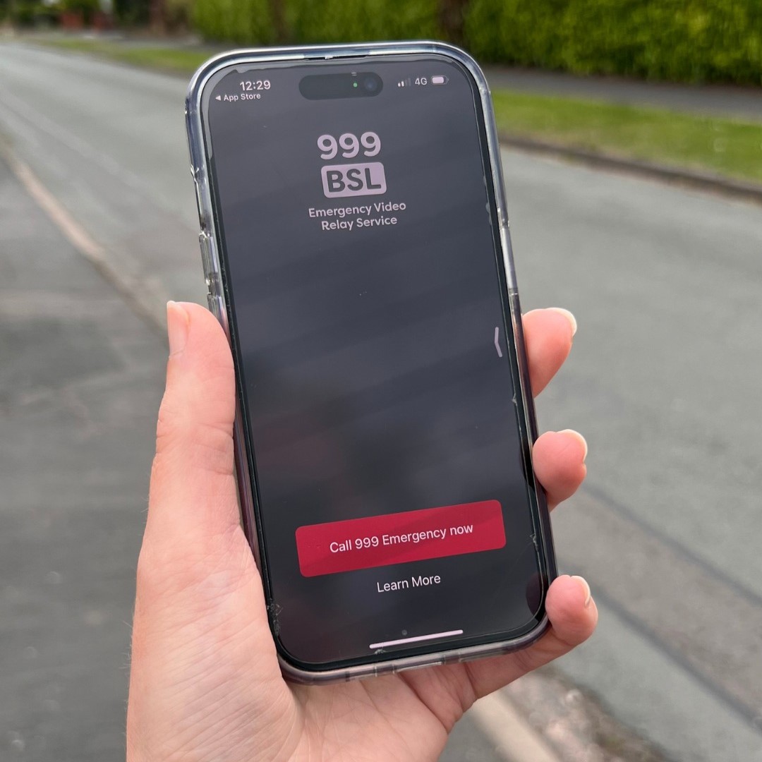 RNID - Do you know about the #999BSL app? 🚨🧏‍♀️ If you or someone you ...