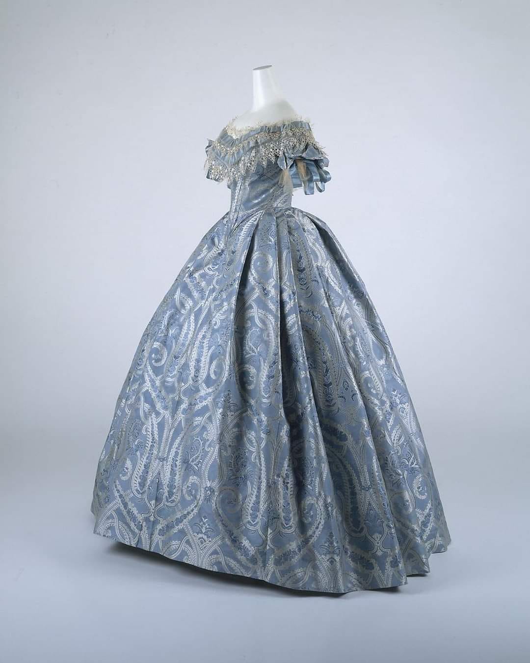 blue 1800s dress 1860 American ball gown made of silk and cotton 2025.8.13万圣 Long Sleeve Tricot High DM:16 inspired occasions.