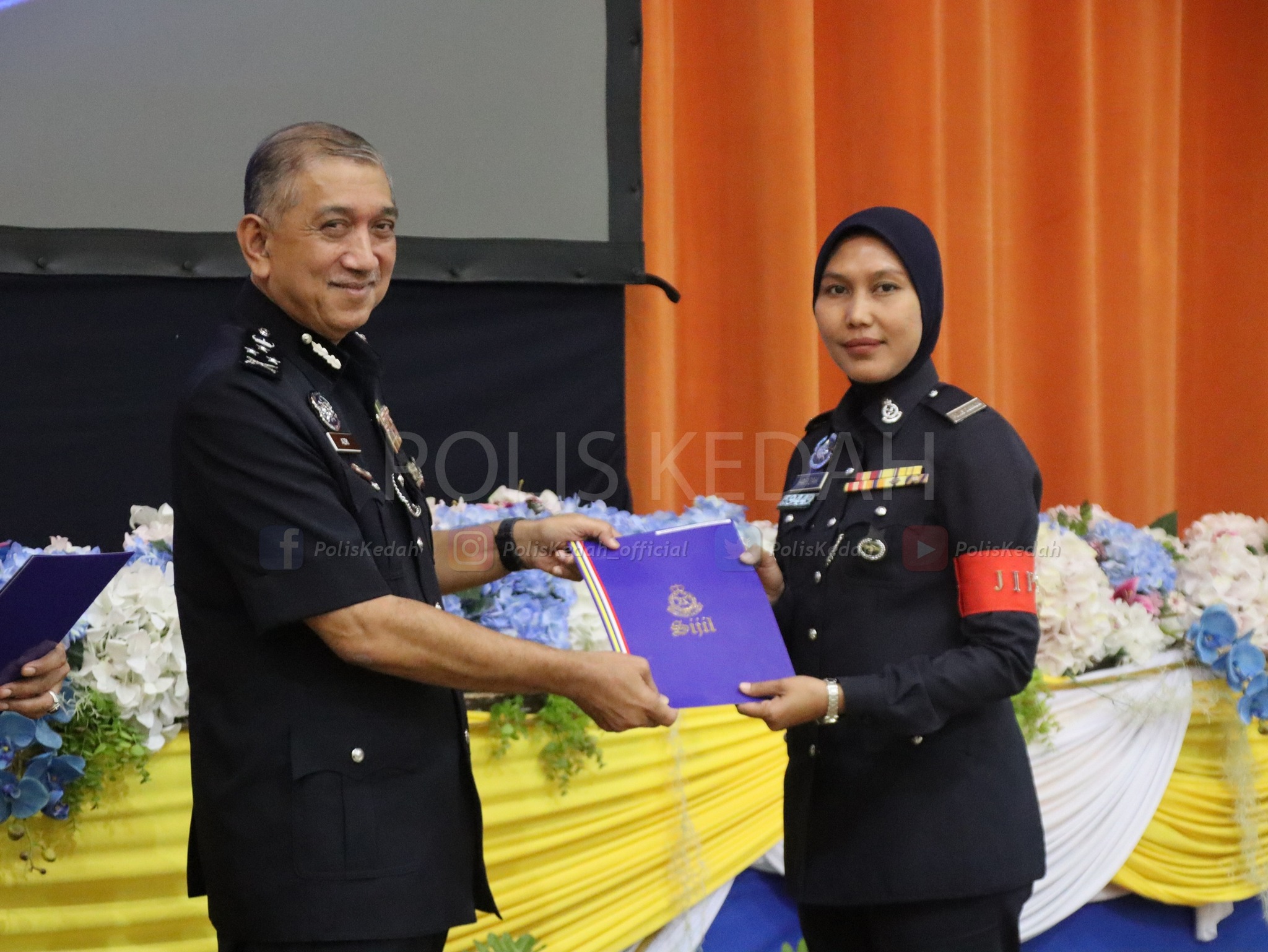 Polis Diraja Malaysia ( Royal Malaysia Police ) - #JomBeringat AMARAN ...