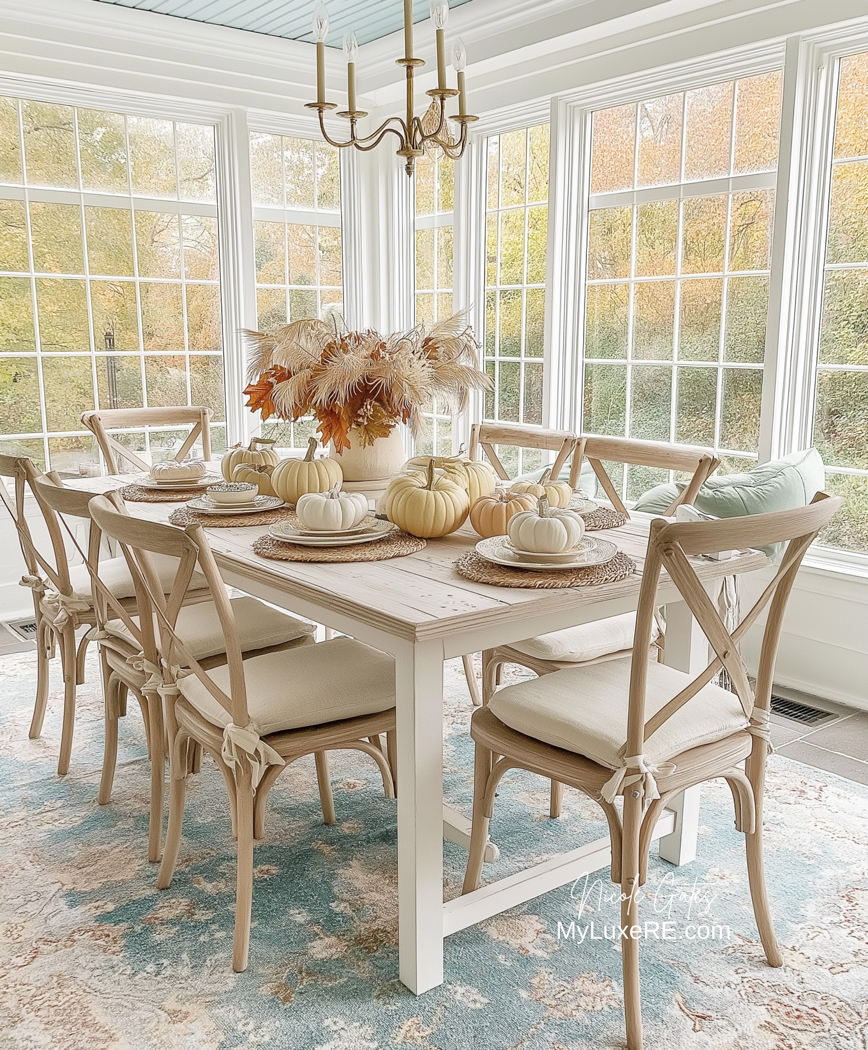Nicole Gates - The ultimate sunroom dining experience 🤎🩵 | Facebook
