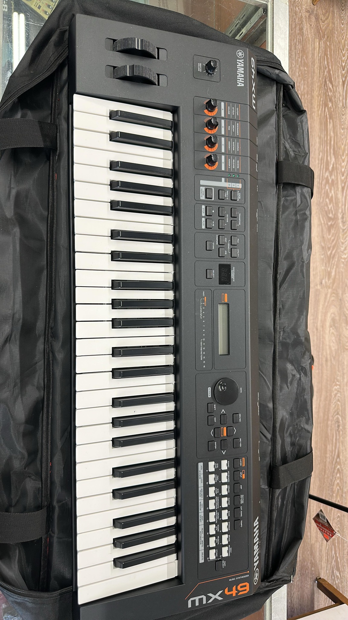 Previously owned Yamaha MX49 49-key keyboard. Comes with carrying 