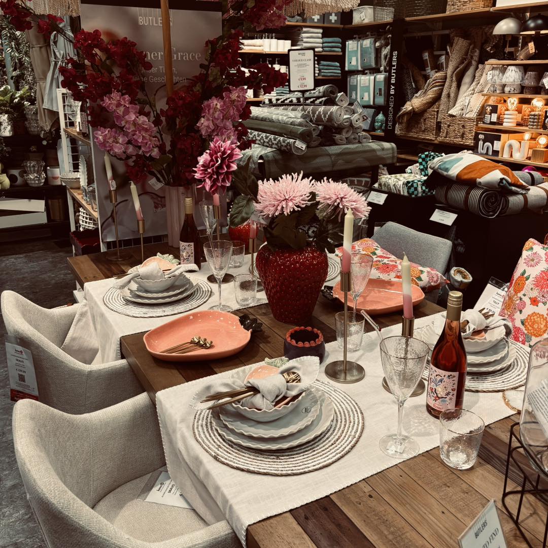 Es ist Outdoor Möbel Woche bei BUTLERS! Aktuell gibt es 30% auf alle Outdoormöbel! Schöne Dekoteilchen findet ihr hier auch immer! Kommt vorbei, lohnt sich!! 🎀🤍