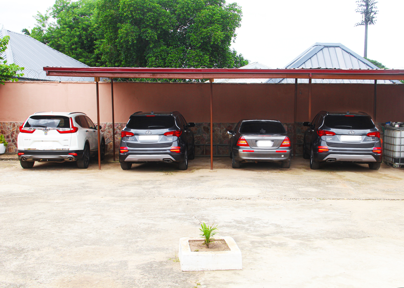 RDL - Rooms & Car Rentals - Tesano, Accra