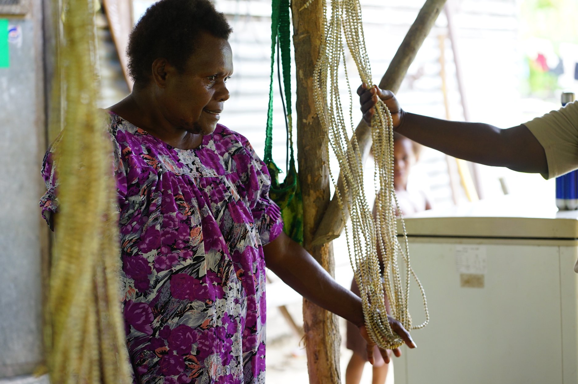 yumi stori PNG - We met Aunty Minia while out and about looking for ...