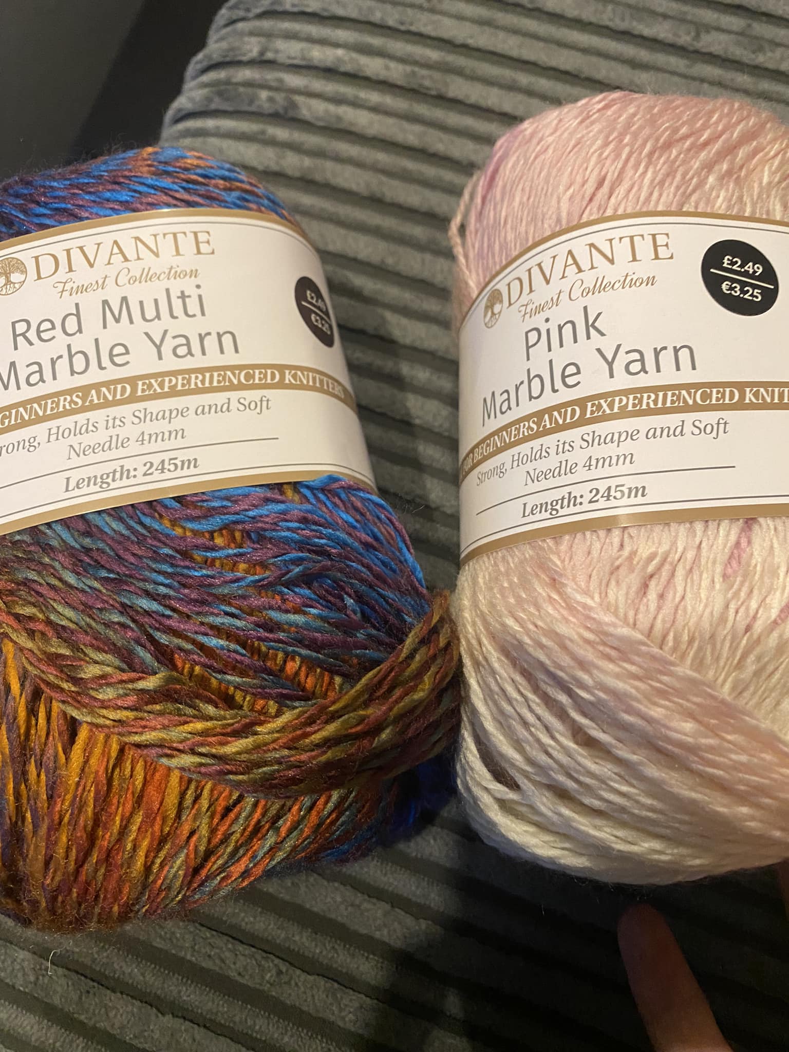 hello looking for some help pleaase. I grabbed these two yarns 
