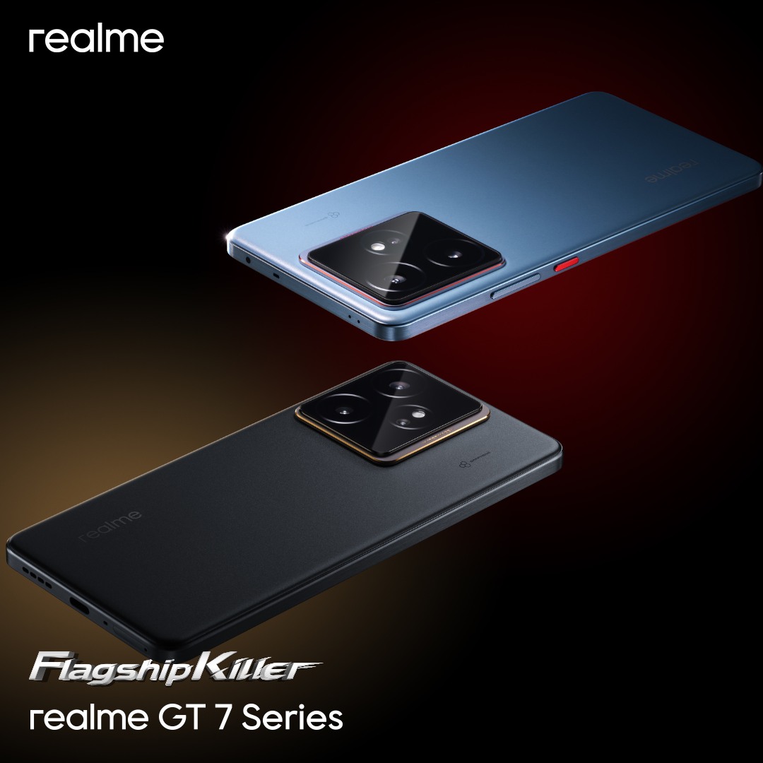 realme GT 7 in IceSense Blue and IceSense Black. The world's first