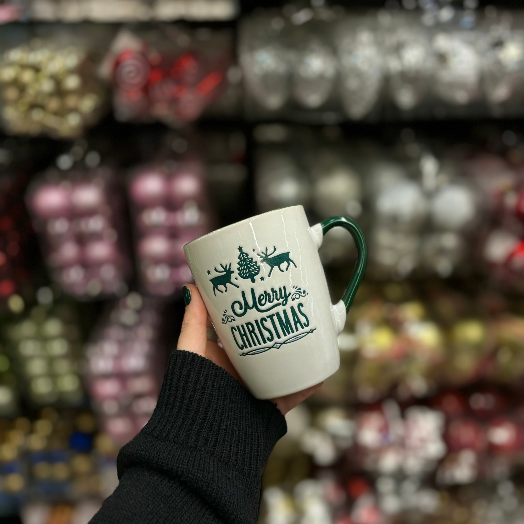 Gesucht: Stimmungsvolle Deko für die Adventzeit und Weihnachten?🎄 Bei TEDi Österreich im CITYGATE Shopping werdet ihr fündig! Bunte Christbaumkugeln, Keksteller, zauberhafte Weihnachtstassen, uvm.🎅 Hier geht ihr bestimmt nicht mit leeren Händen raus