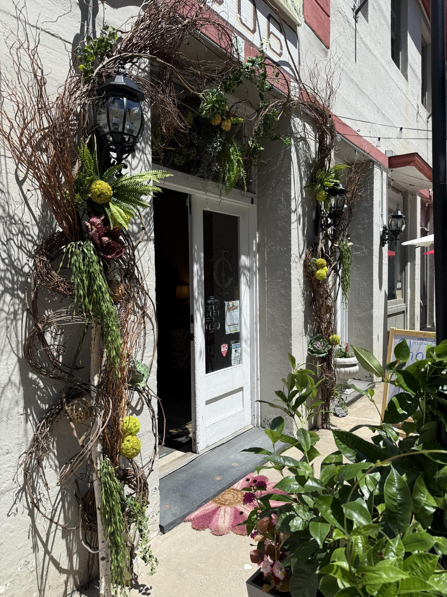 The Historic Castle Inn | Delaware Water Gap PA