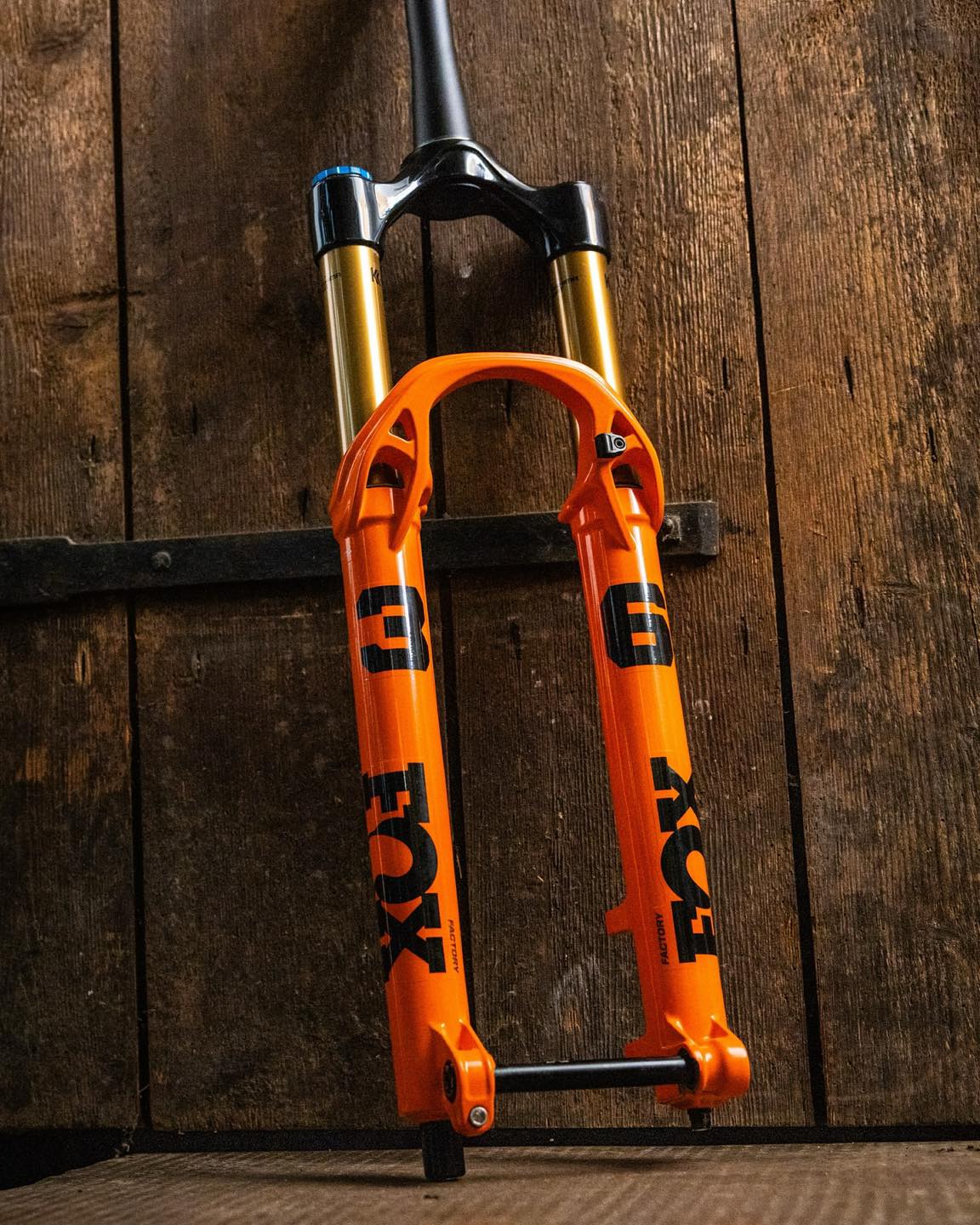 Sick trails. Some red. New FOX 38🔥… and a great crew. This fork