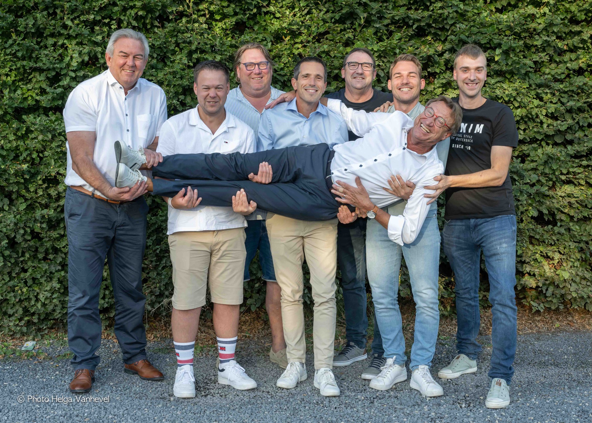 Fc - Onze bestuursploeg is klaar voor het nieuwe seizoen ! 💪⚽ 💙🖤 vlnr ...