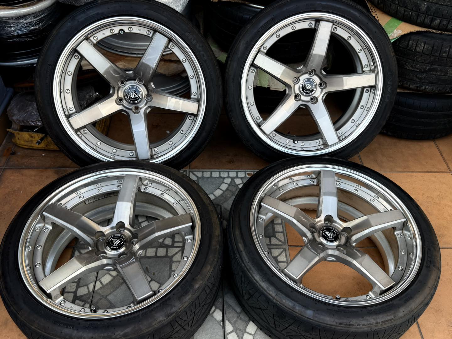 kcv03 3本目 VERZ KCV03 CRYSTAL GREY 20INCH • (Pre-Owned) • PCD: 5x114.3
