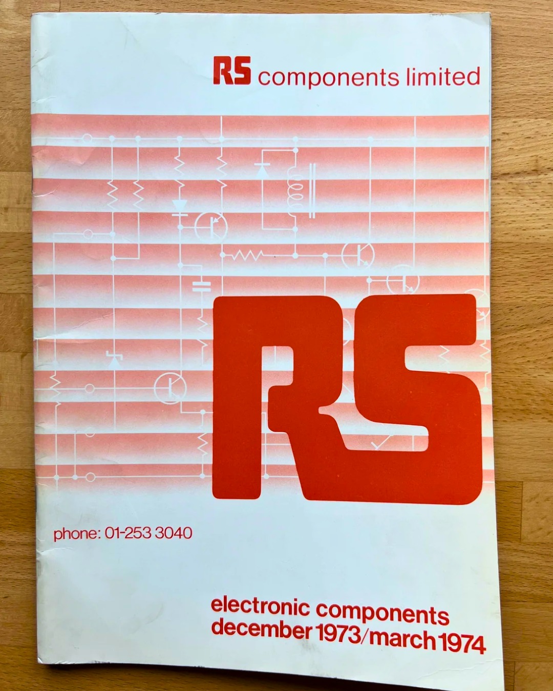 RCA COS/MOS integrated circuits databook from 1974