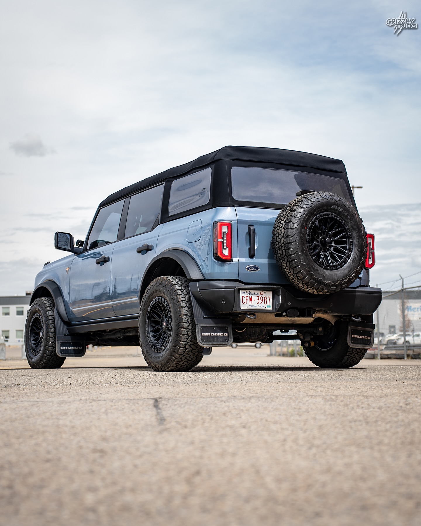 Grizzly Trucks - Checkout this Range Rover rolling out Winter Ready ️ ...
