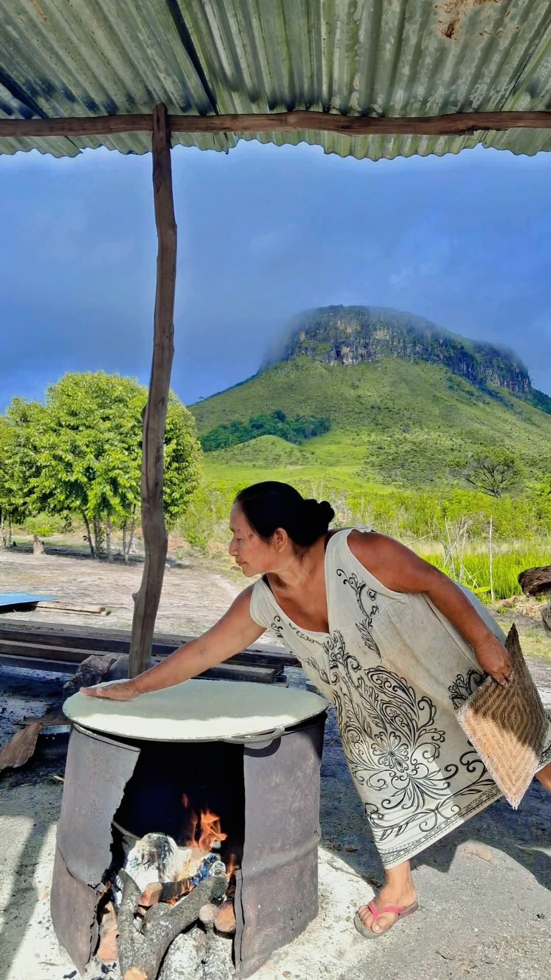 Ministry - Photographer: Gilan Simon Caption: Mama works hard to feed ...