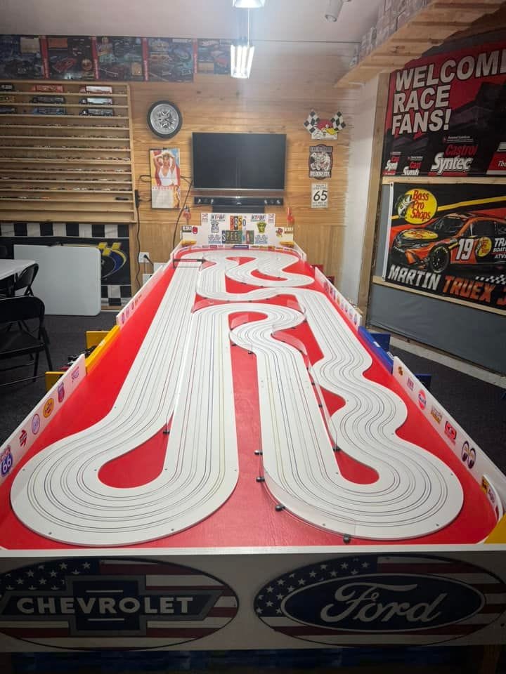 Another awesome 4x16 Game Changer layout - Viper Scale Racing