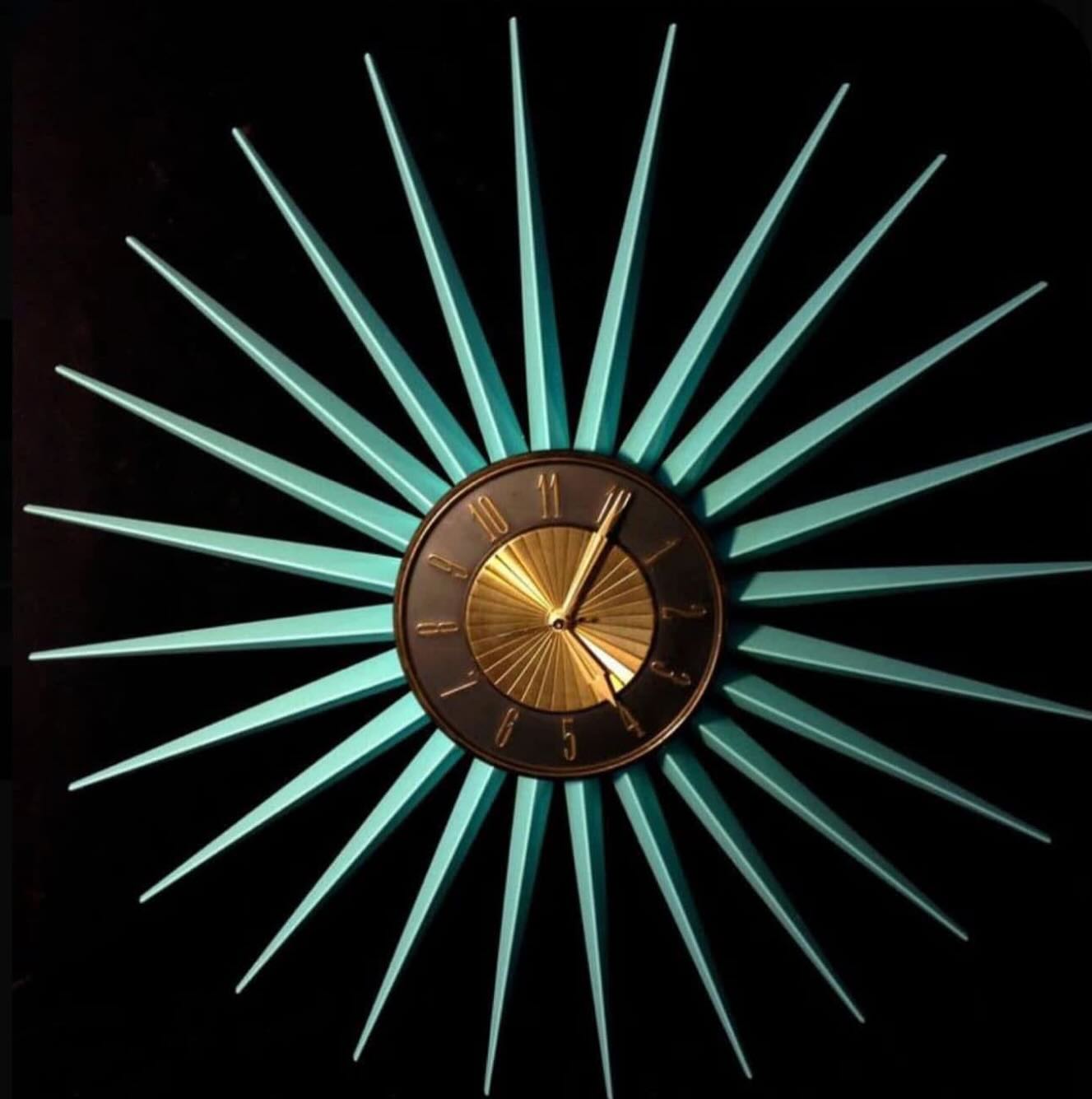 1960s Sunburst Clock is DIVINE! ??