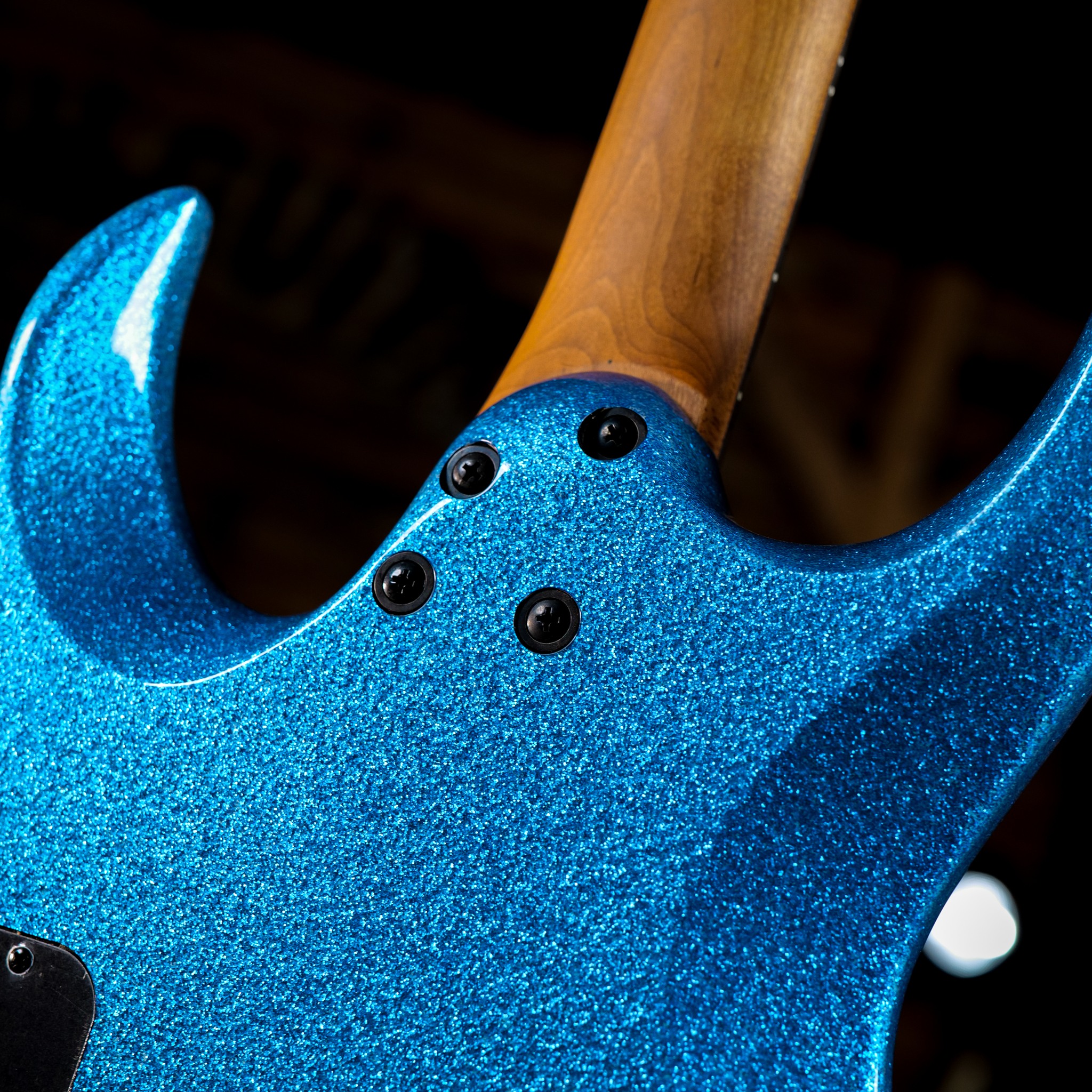 The Jackson Misha Mansoor Juggernaut HT6 in Blue Sparkle is a pro