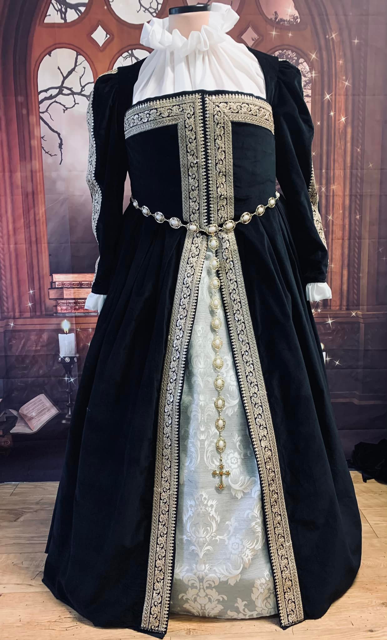 black and gold renaissance dress This is my latest commission for a beautifully curvy lady in the USA. She asked me to reproduced the Mary Queen of Scots portrait gown to wear for re-enacting fairs upload-20250203launch
