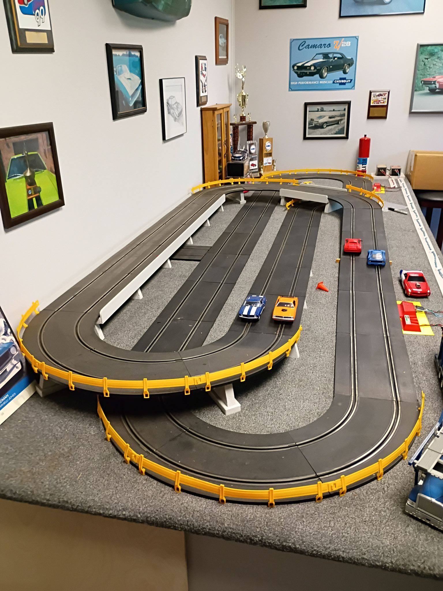 Vintage HO scale racing set is manufactured by Lionel for Allstate