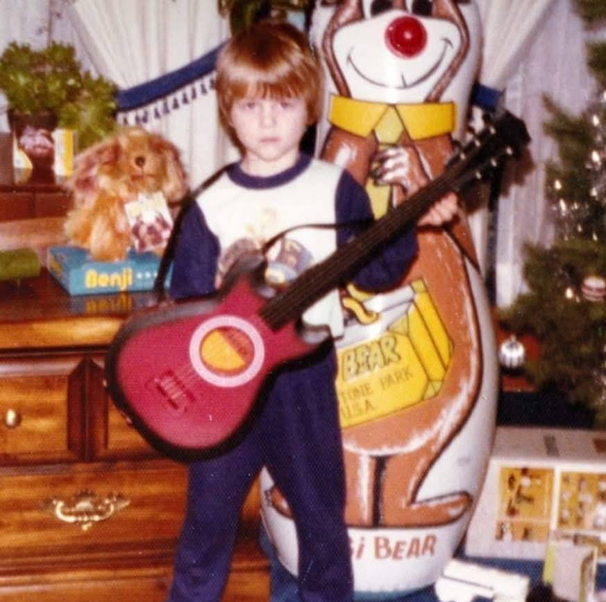 Scuzz Twittly - My first axe. It was a very merry Christmas. | Facebook