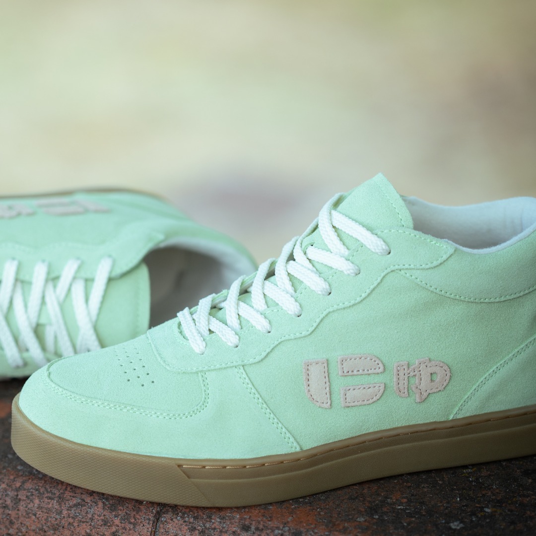 にゅ～ずMID『GREEN/BEIGE』 夏の終わりから、秋の装いへ。 やわらかな