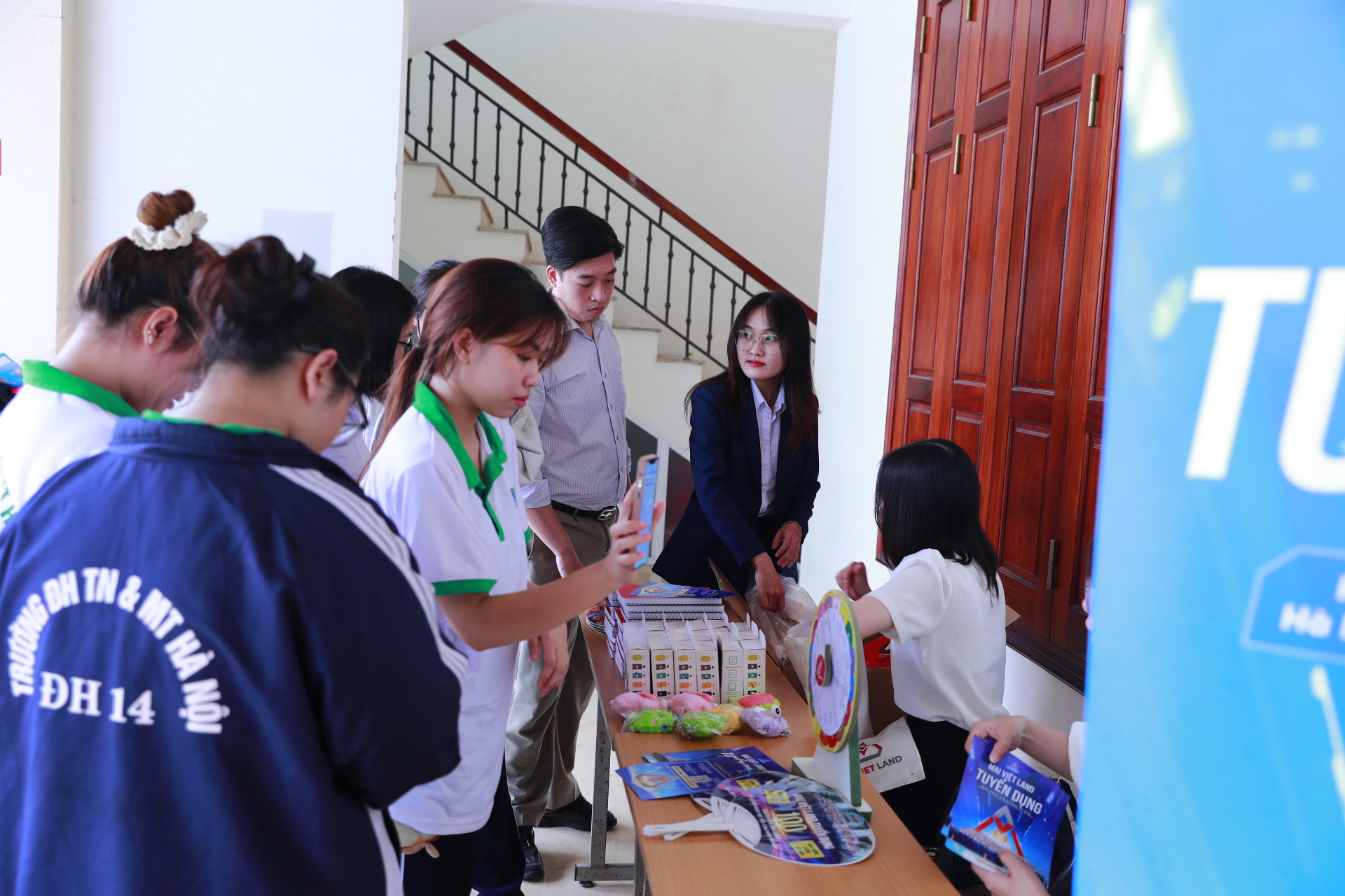 Tr... - Trường Đại học Tài nguyên và Môi trường Hà Nội - HUNRE