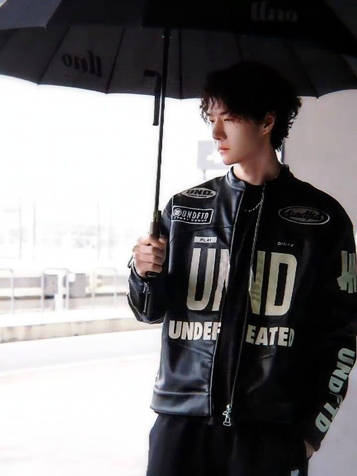 🫶🥰 WangYiBo王一博UNIQ王一博Tracer85追蹤器85王一博🦁💚