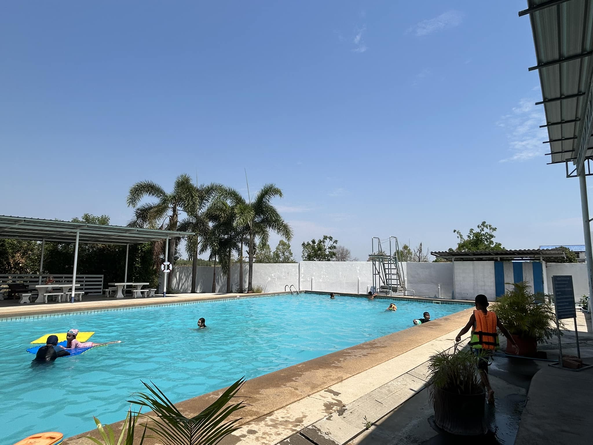 🏖️วันนี้... - สระว่ายน้ำวอเตอร์บี WATER B Pools Phimai | Facebook