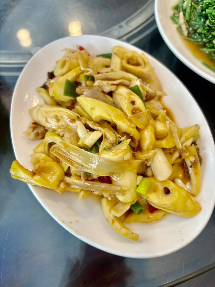李佳燕醫師 - 李佳燕醫師 added a new photo.