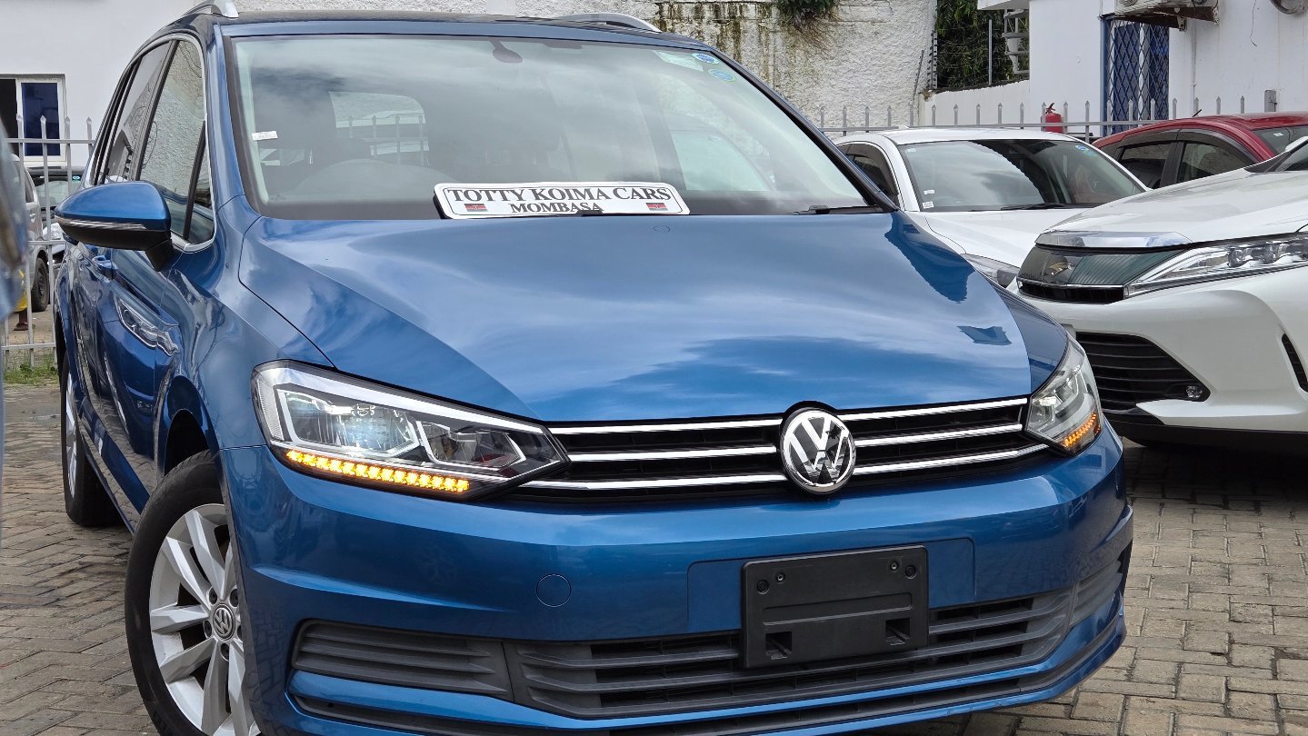 Vw touran Navy blue Year 2018 7 seater Low mileage Running