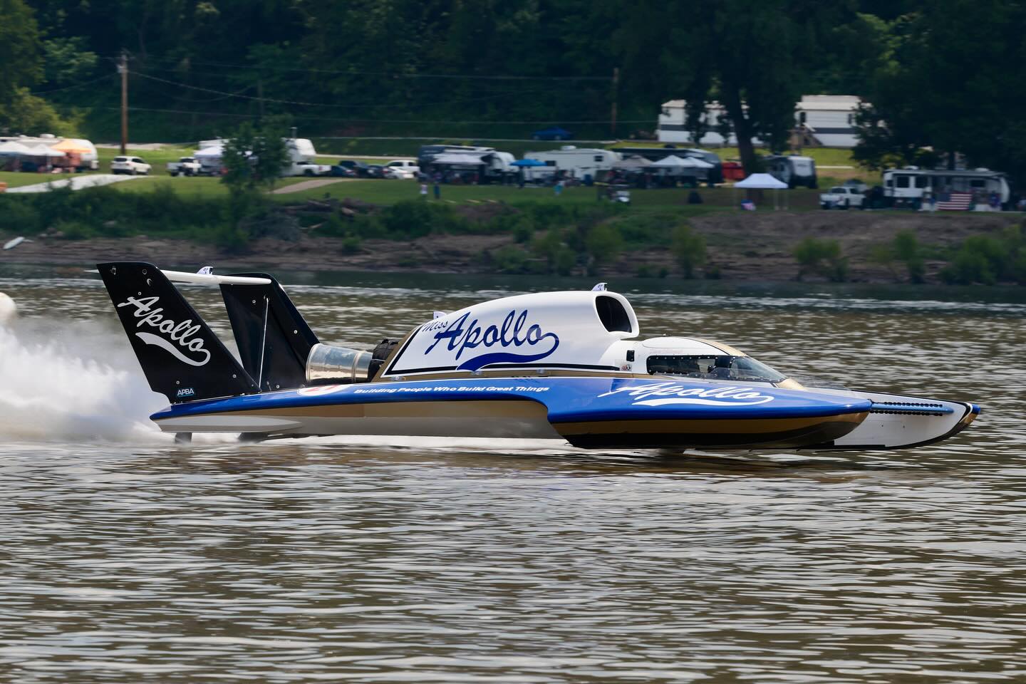 Dave Villwock tests U-27 Miss Apollo