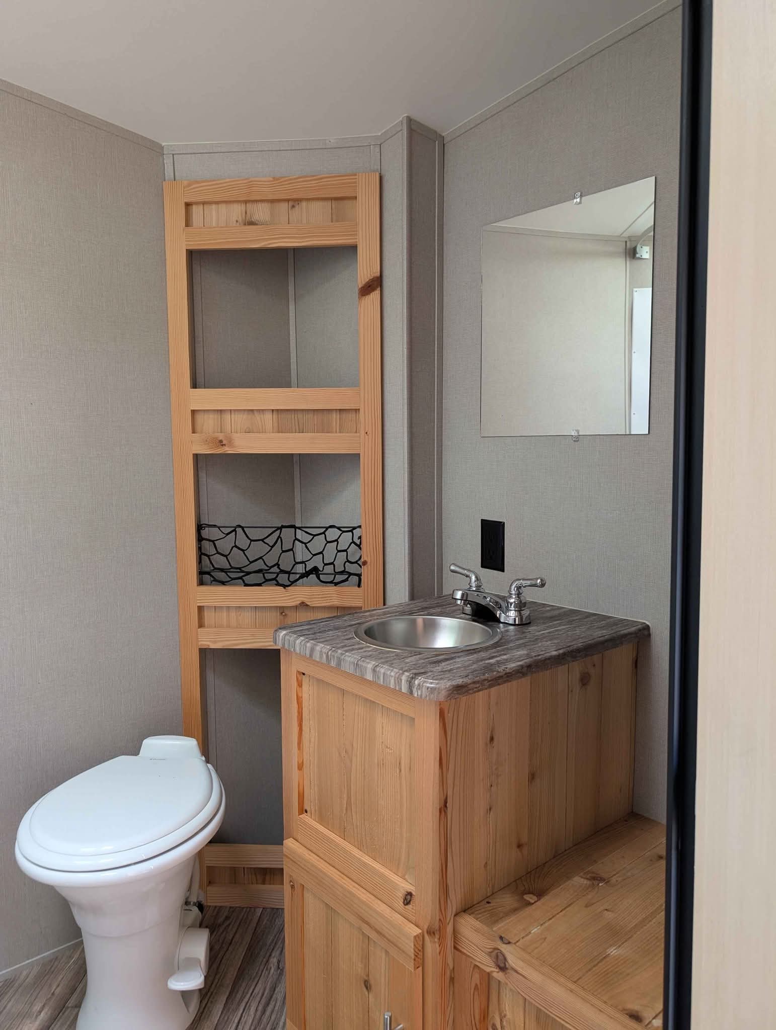 2016 Glacier Ragen fish house/ travel trailer/ camper - RVs & Campers ...