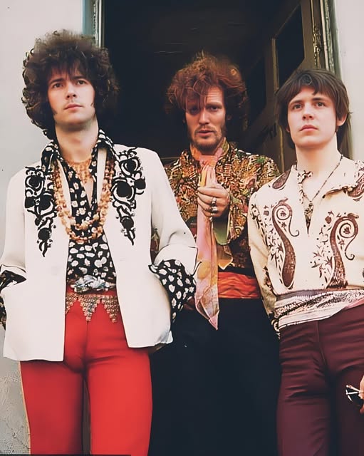 🔴 DECEMBER 9 1966 Cream - Band released the single 