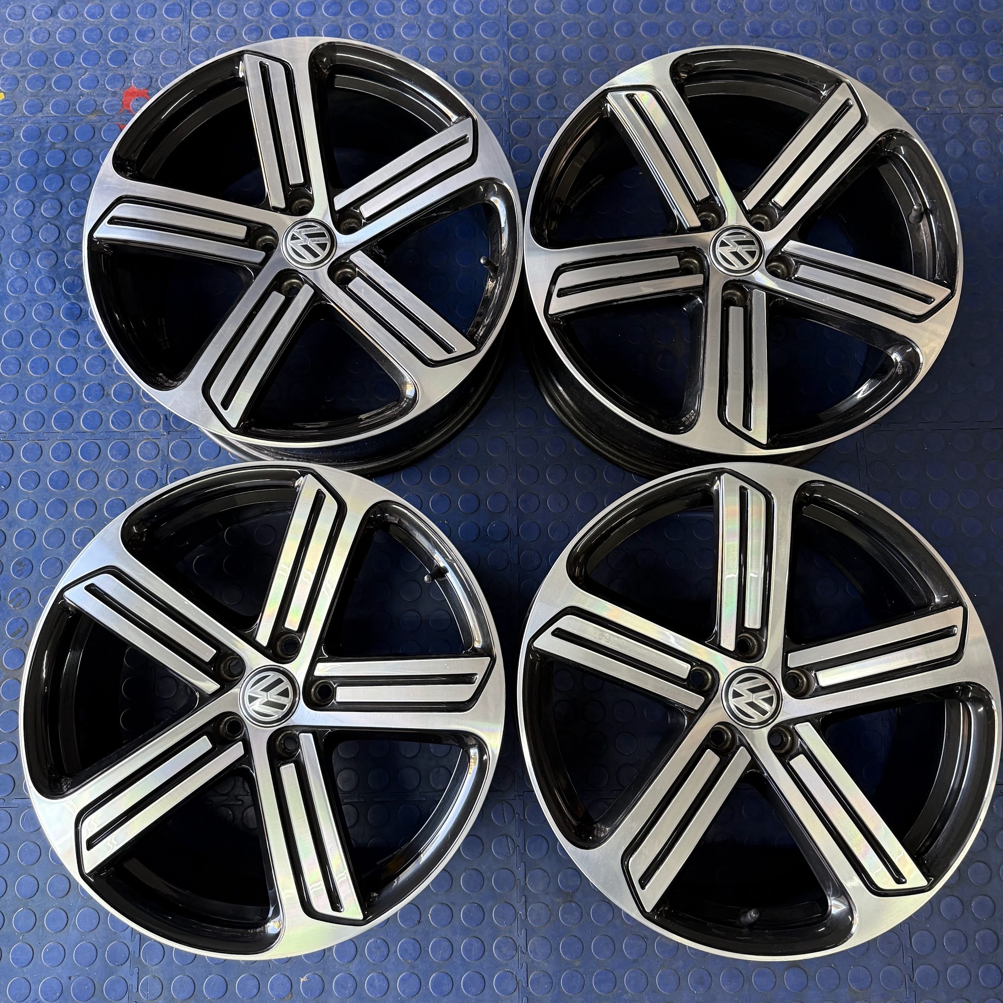 Wheels and More - 19INCH ORIGINAL VW GOLF 7R CADIZ RIMS... | Facebook