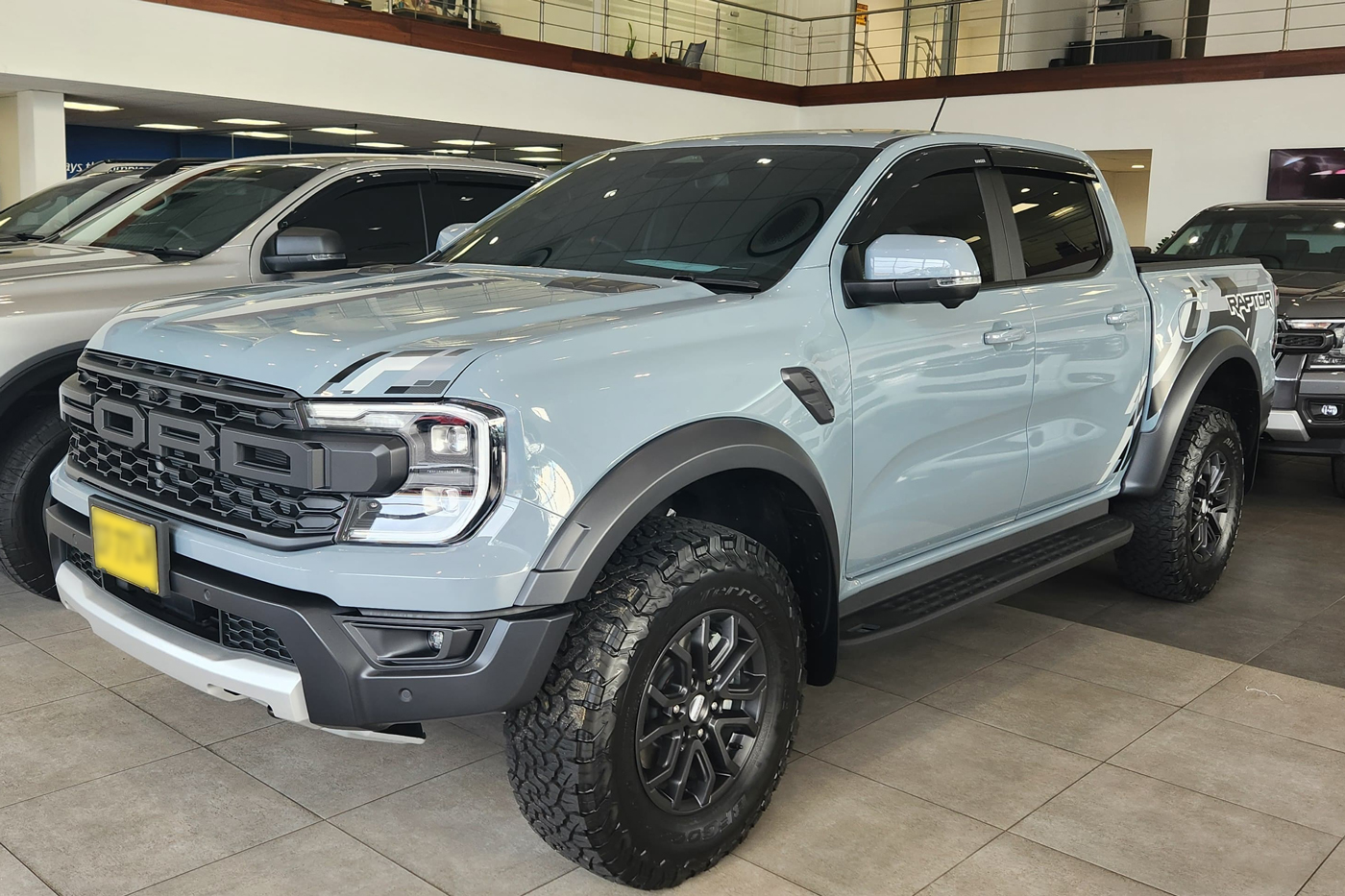 SEMC Motors NV - 𝗡𝗲𝘄 𝗥𝗮𝗻𝗴𝗲𝗿 𝗥𝗮𝗽𝘁𝗼𝗿 𝗖𝗼𝗹𝗼𝗿: 𝗖𝗼𝗺𝗺𝗮𝗻𝗱 𝗚𝗿𝗲𝘆 😍😍 | Facebook