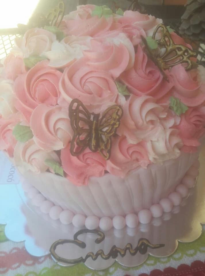Rococó - 🌸 Torta Cupcake gigante y cupcakes con la misma... | Facebook