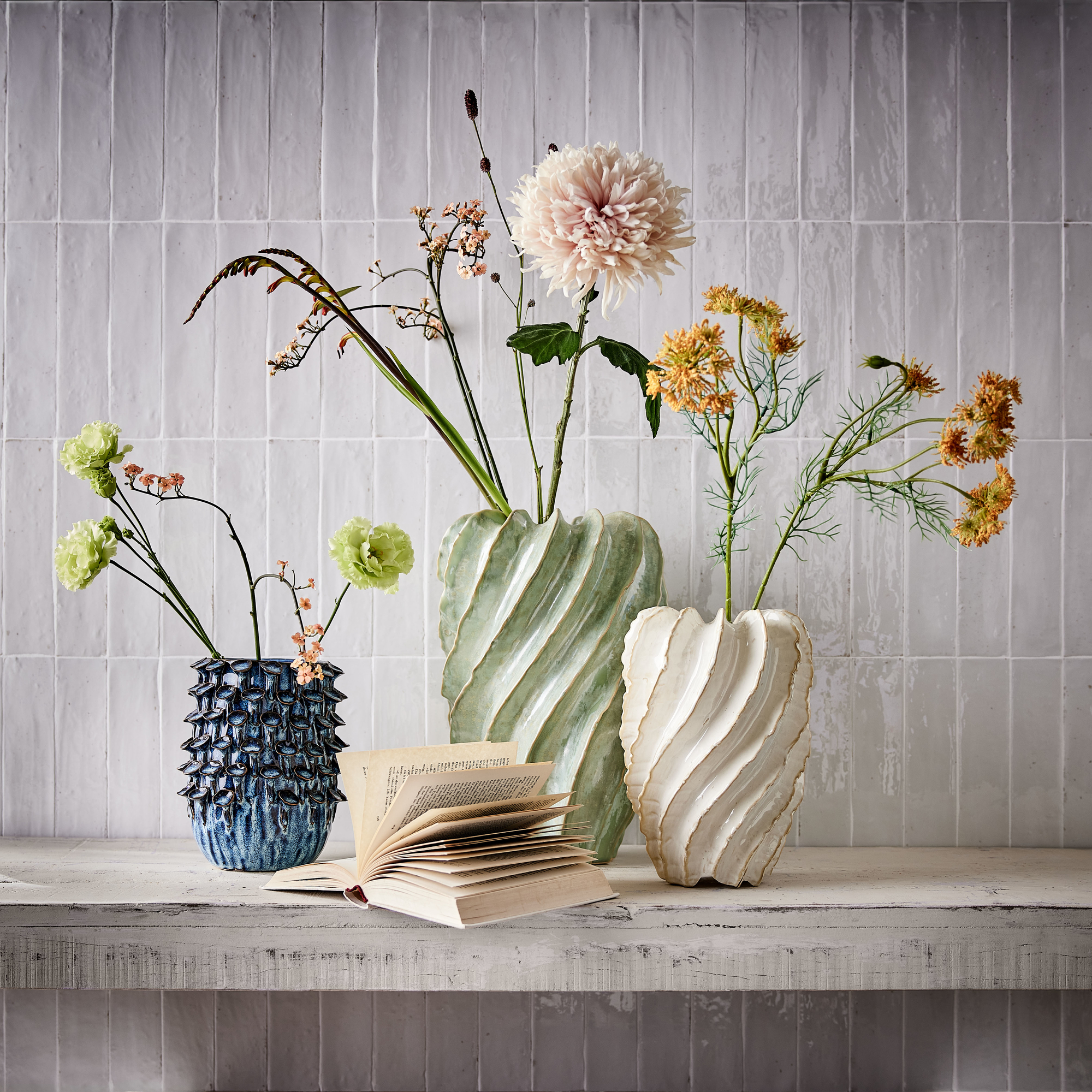 Inspired by nature, shaped by imagination. 🥭 The ORGANIC vase takes cues from exotic vegetables and tropical fruits, with soft curves and a glossy glaze that highlights its unique form. Style it