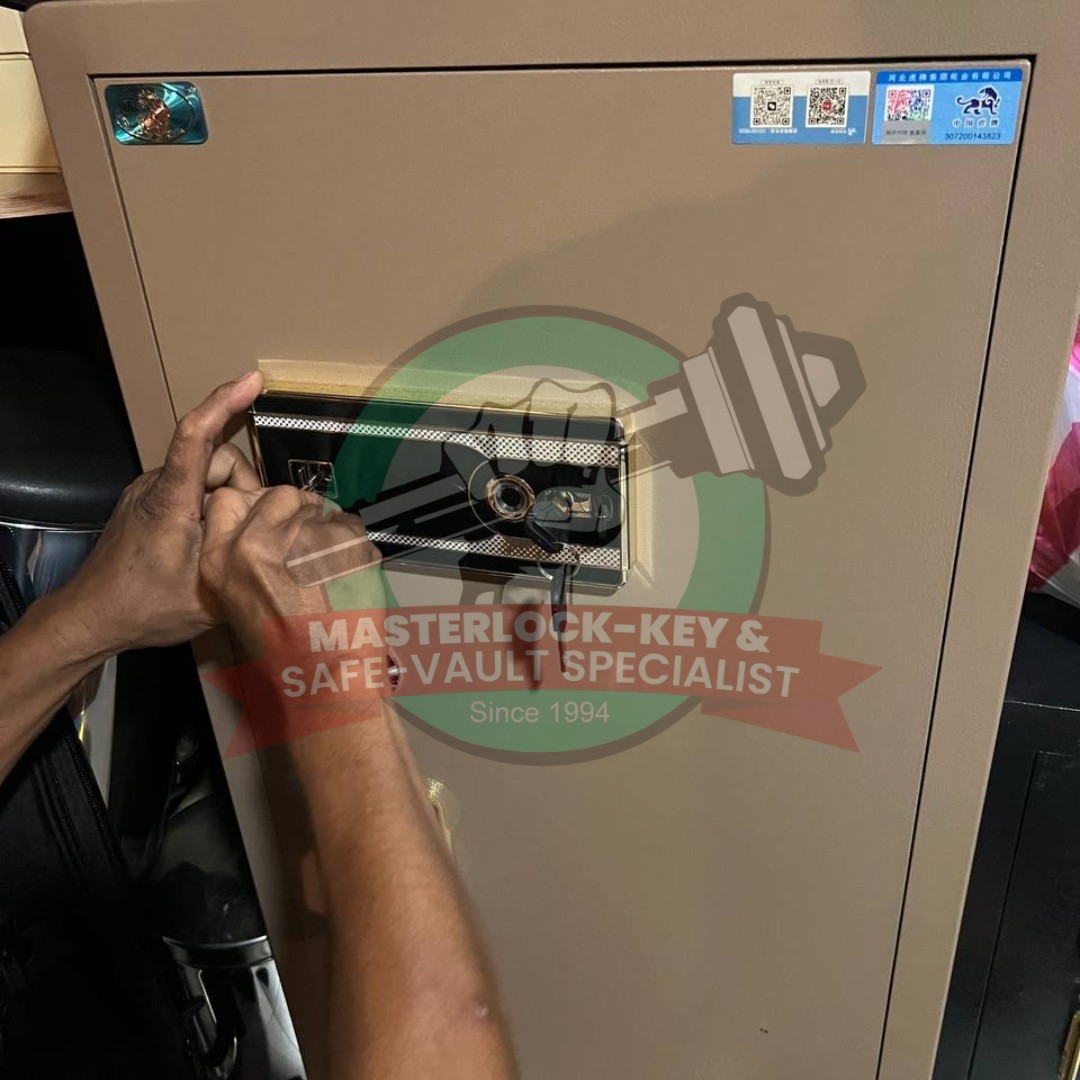 Masterlock-Key - OPENING OF SPECIAL SAFETY VAULT DONE! Thank you client ...