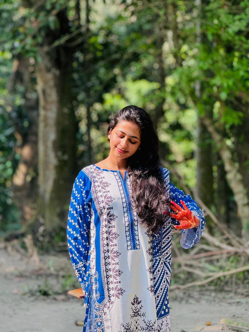 charming lady dress reviews These kinds of touch our whole heart. We are truly grateful. 🥰 One of our regular customers, a pretty lady, spotted wearing CYC. ♥️♥️ Ma Sha Allah — she carried it comfortabele-jurk