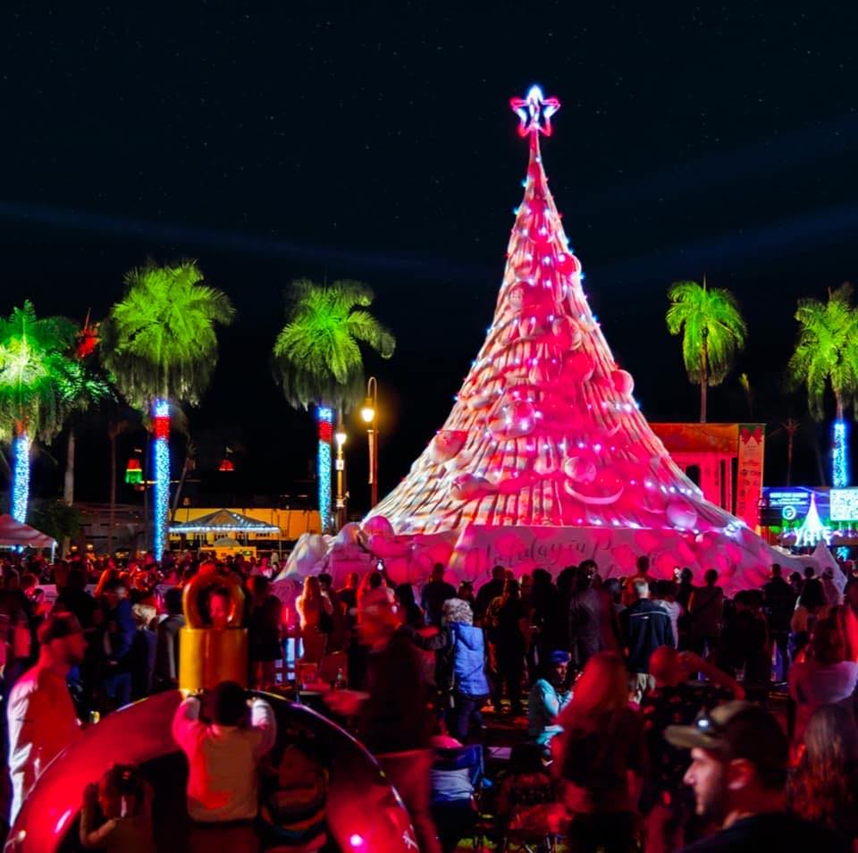 Sandi the Holiday Sand Tree